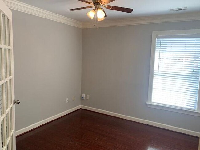 Building Photo - 1205 Dexter Ridge Dr