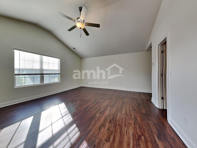 Building Photo - 515 McMillan Ln