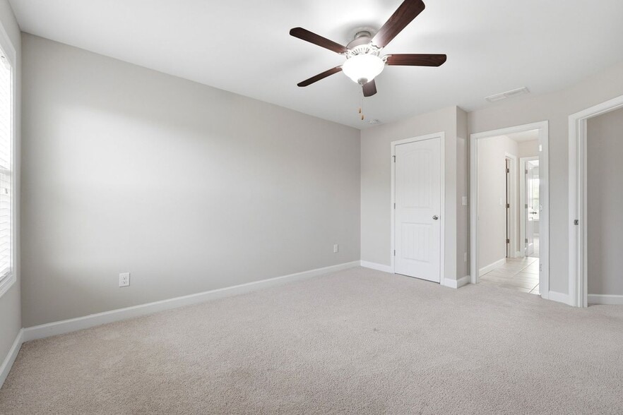 Building Photo - 304 Cochin Dr