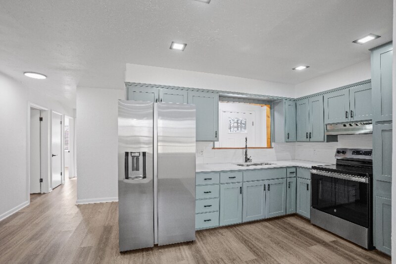 Building Photo - 513 Manor Dr