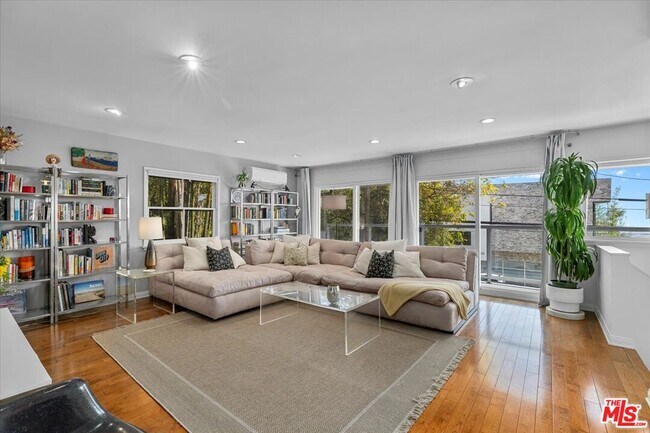 Building Photo - 8809 Appian Way