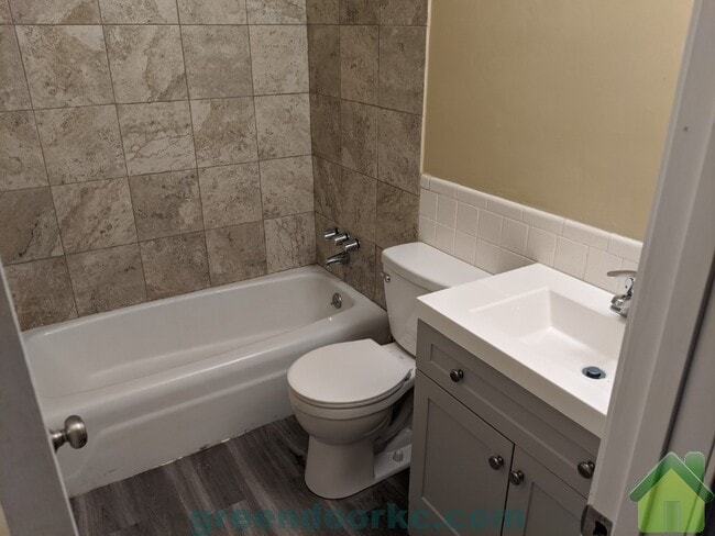 Building Photo - 503 S Cardinal Dr