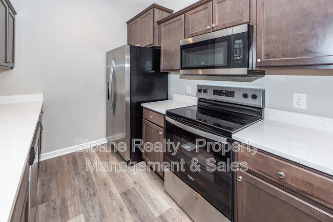 Building Photo - 522 Truman Dr