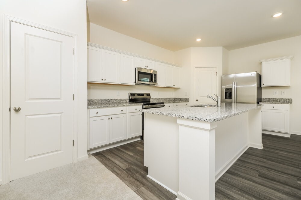 Building Photo - 7615 Saffron Ave