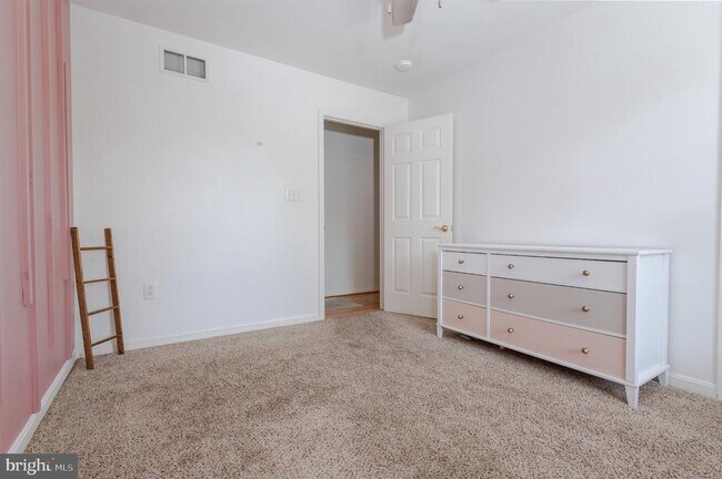 Building Photo - 103 Mummert Cir