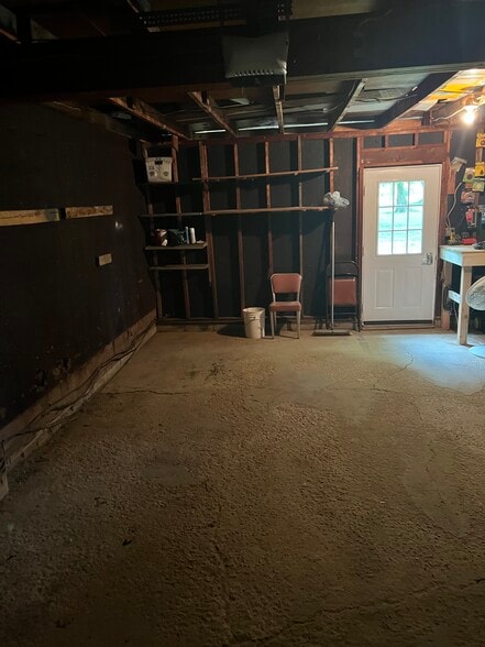 Garage space - 4121 Marr Rd