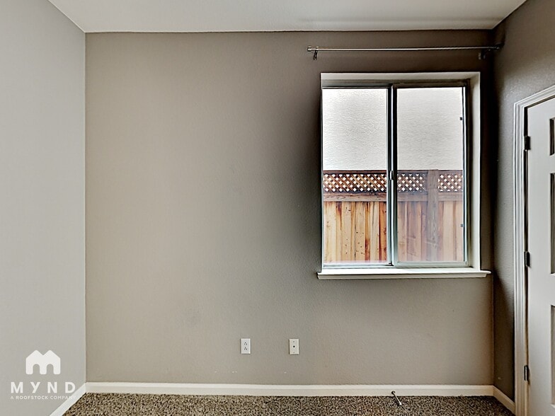 Building Photo - 133 Bridgeway Ct