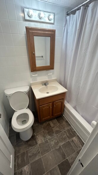 Primary Photo - 216 South St