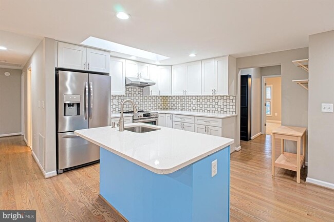 Building Photo - 9705 Locust Hill Dr