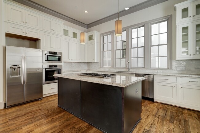 Building Photo - 4838 Austin St