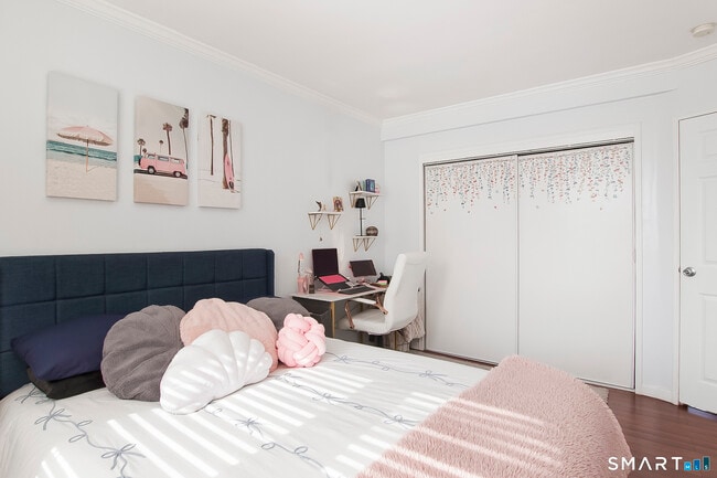 Building Photo - 7 4th St