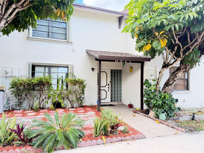 Building Photo - 6817 SW 40th St