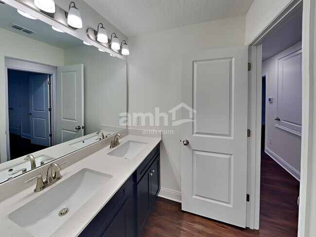 Building Photo - 6162 Little Blf Cir