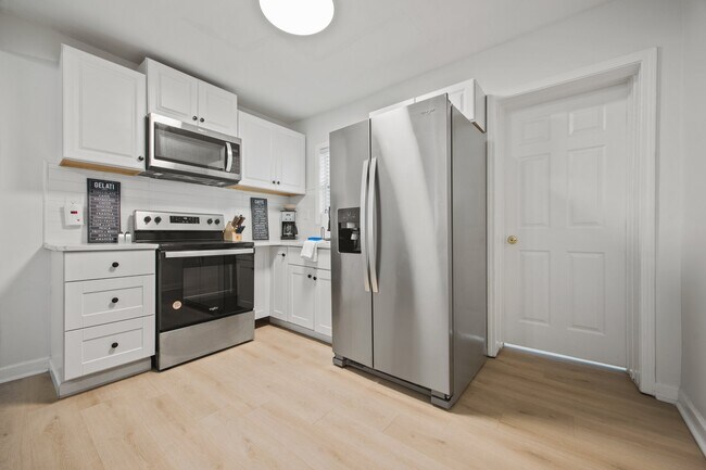 Building Photo - 1346 Lorenzo Dr SW