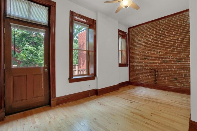 Building Photo - 2303 Shenandoah Ave