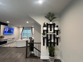 Building Photo - 152 Spring Grove Way