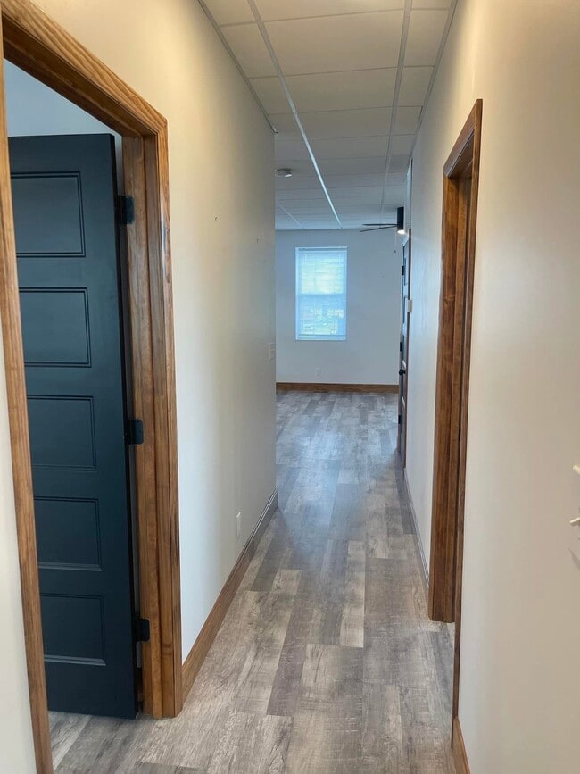 Building Photo - 902 9th St