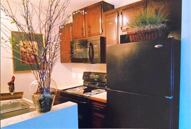 Apt 5 - 1537 S Water St