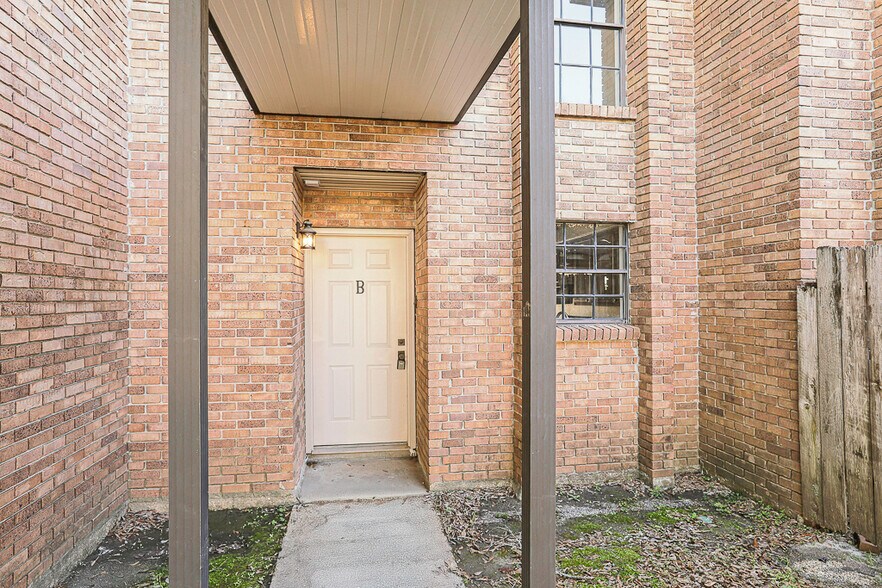 Building Photo - 2625 Kelli Dr