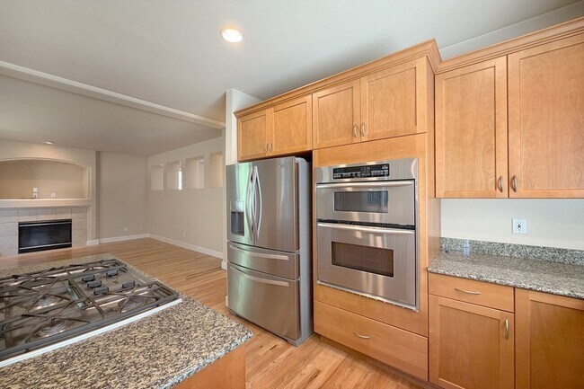 Building Photo - 5Bd/2.75Ba Sammamish Home