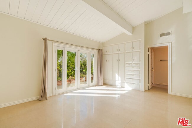 Building Photo - 1200 El Hito Cir