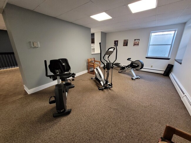 Building Photo - Prime Location 1BR with Luxe Finishes & Amenities - Available August 1st!