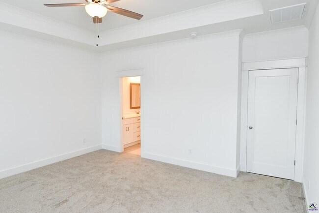 Building Photo - 114 Haven Way