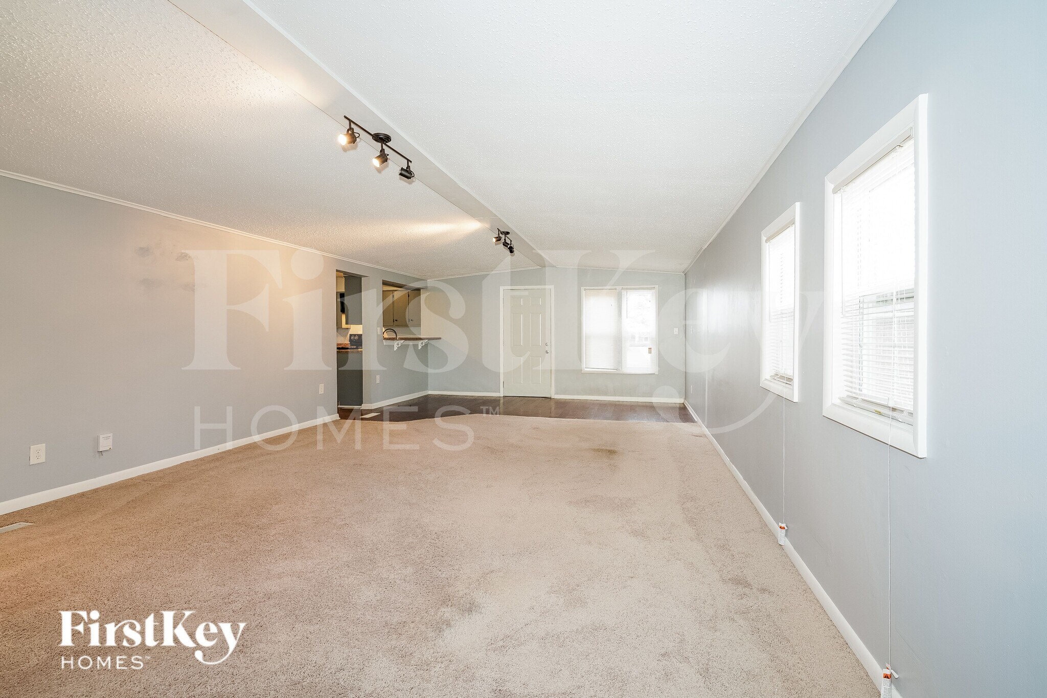 Building Photo - 371 S Hendricks Dr