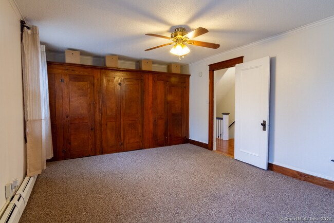 Building Photo - 393 Plainville Ave