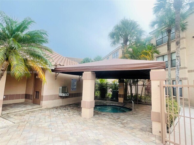 Building Photo - 2736 S University Dr