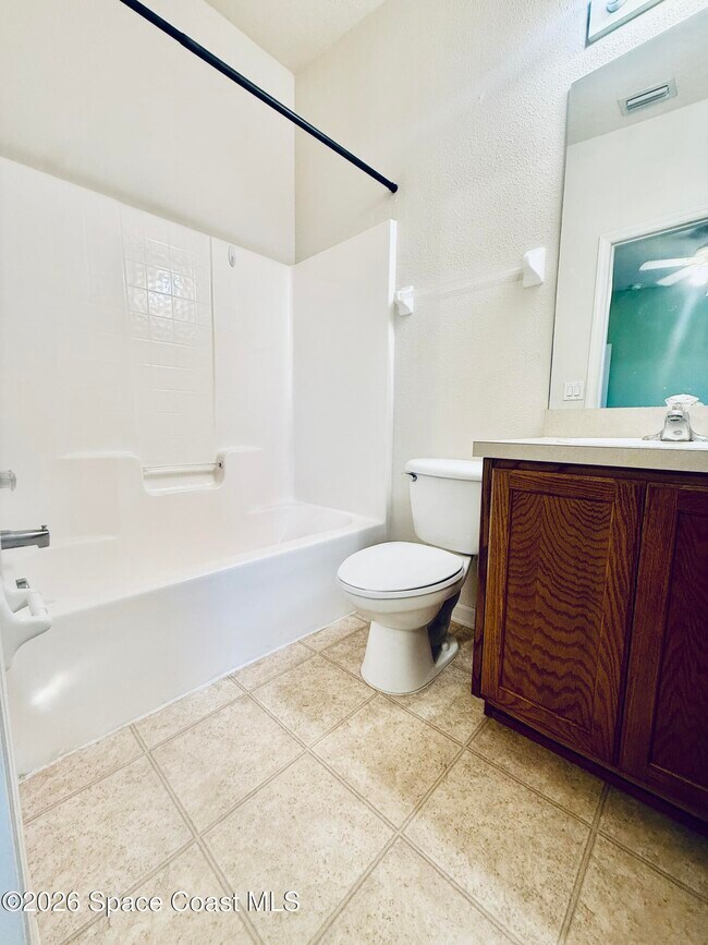 Building Photo - 2990 S Fiske Blvd