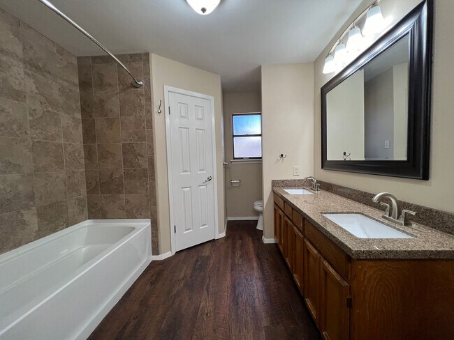 Building Photo - 5318 Crossridge Dr