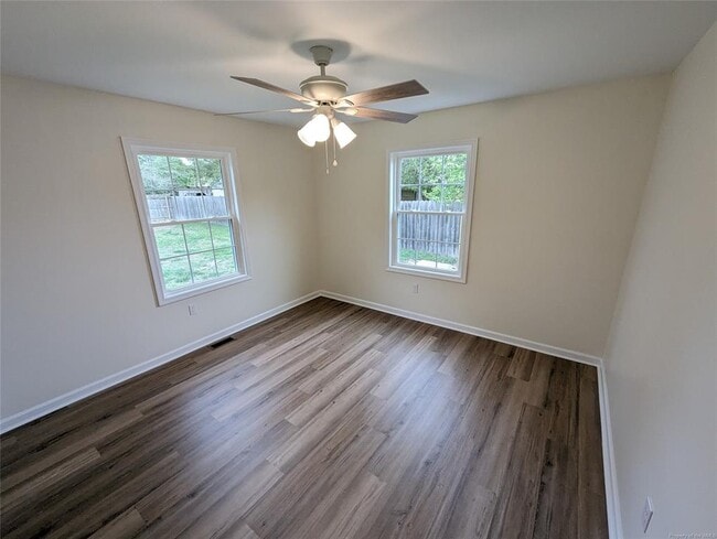 Building Photo - 118 Nelson Dr
