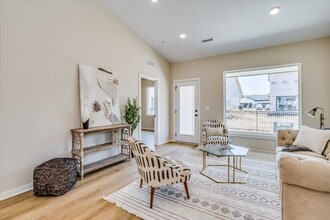 Building Photo - Fox Creek-Maxwell Plan MODEL