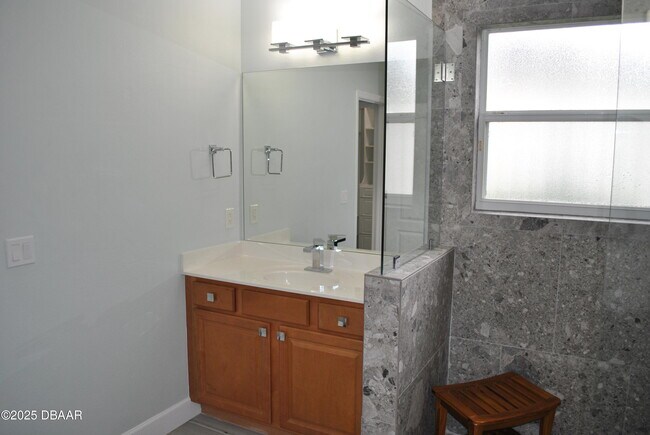 Building Photo - 128 Centennial Park Dr