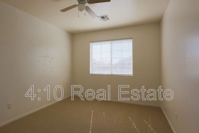 Building Photo - 2320 W Allens Peak Dr