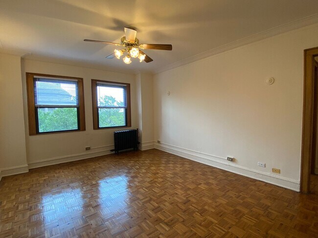 Interior Photo - 2738 N. Pine Grove