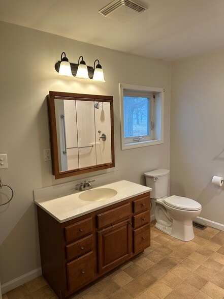 Building Photo - 6699 Barber Hill Rd