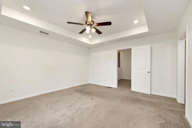 Building Photo - 14983 River Walk Way