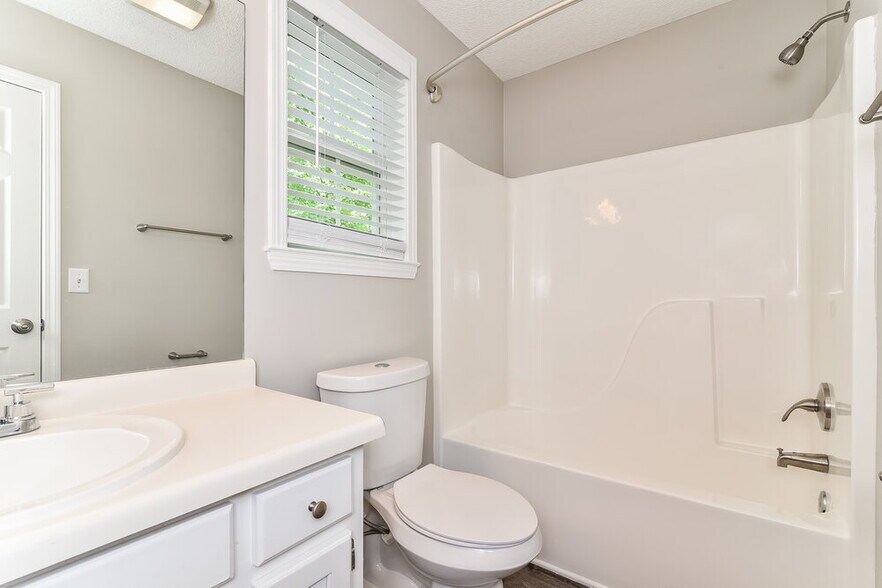 Building Photo - 2641 Fort Apachee Ct