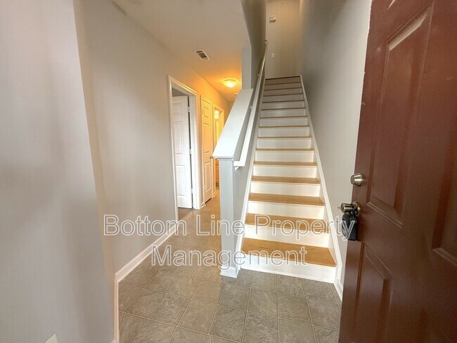 Building Photo - 1131 Ilana Ct