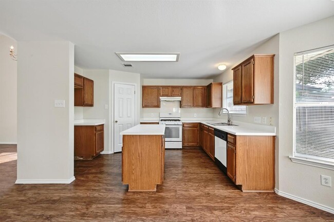 Building Photo - 14721 Yora Dr