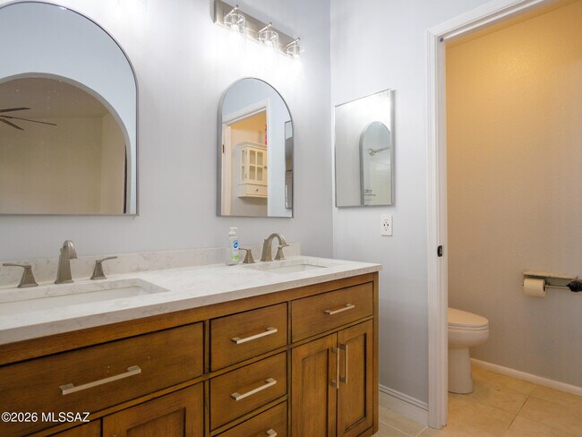 Building Photo - 9599 E Dunnigan Dr