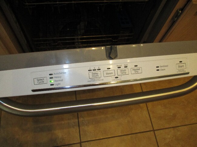 Building Photo - 1825 W Ray Rd