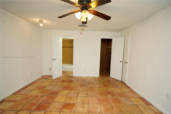 Building Photo - 15402 SW 85th Terrace