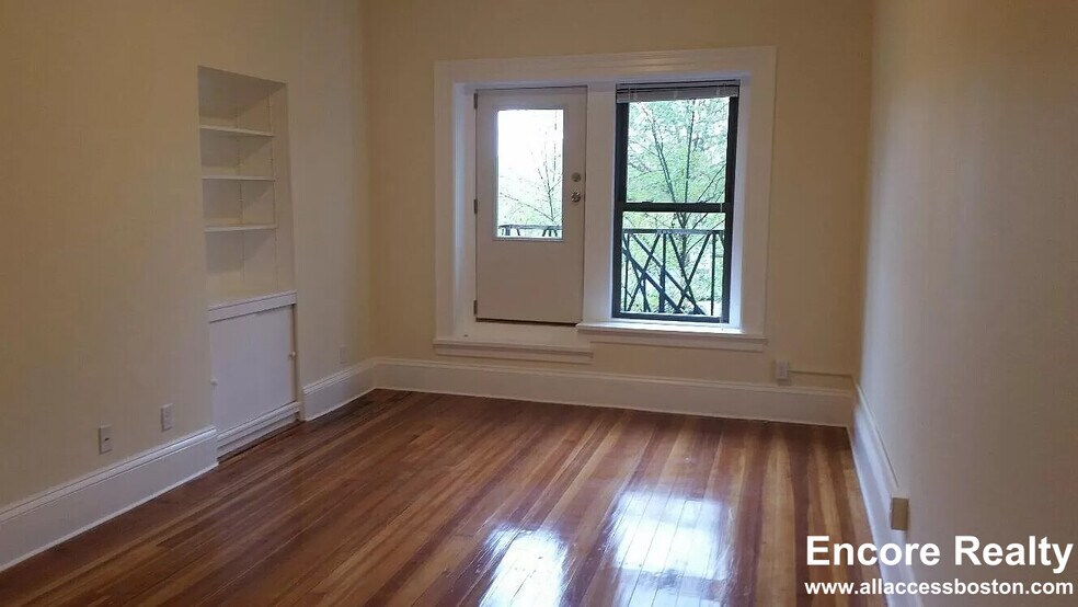 Building Photo - 1463 Beacon St