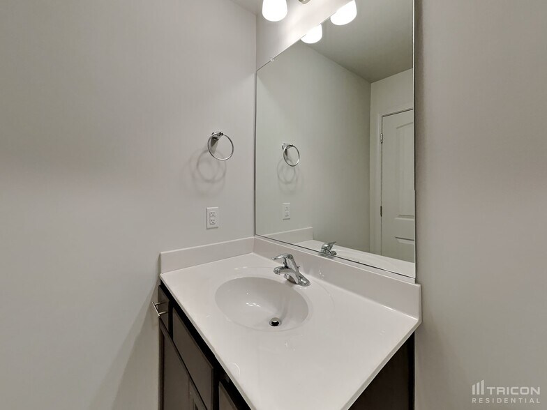 Building Photo - 4951 Westerly Dr