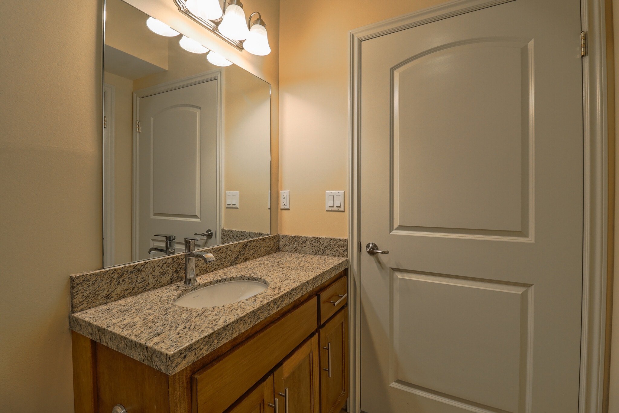 Building Photo - 3674 W Imperial Hwy