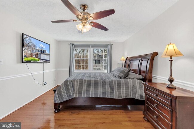 Building Photo - 8271 Raindrop Way