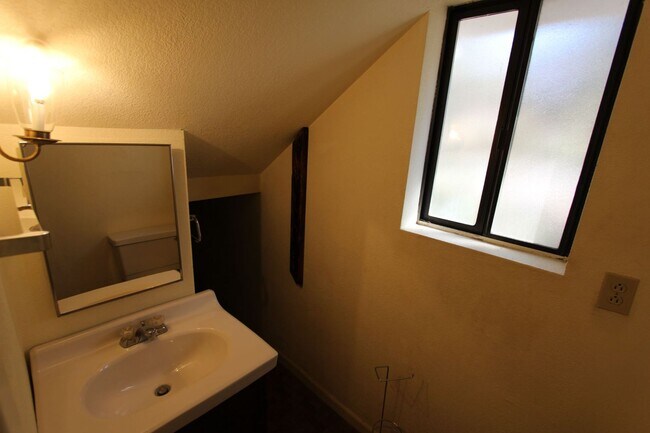 Building Photo - Coming in June - Kachina Village home